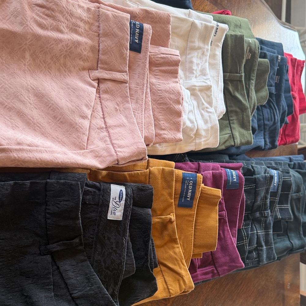Old Navy Assorted Women's Pants Lot in Multiple Colors - Picture 3 of 5